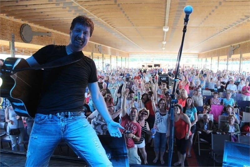Rogersville Country Music Festival Draws a Large Crowd Giver on the River